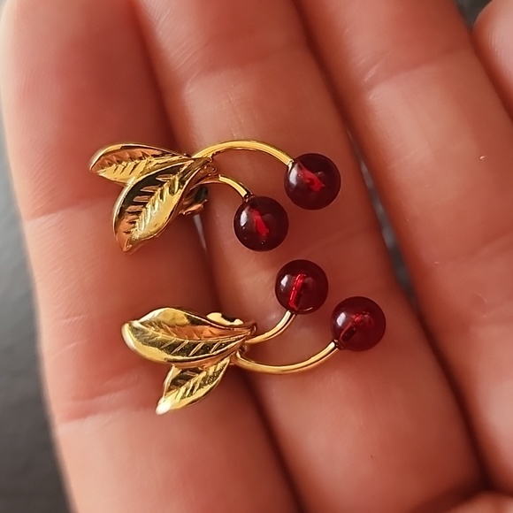 VTG earrings - Picture 3 of 7